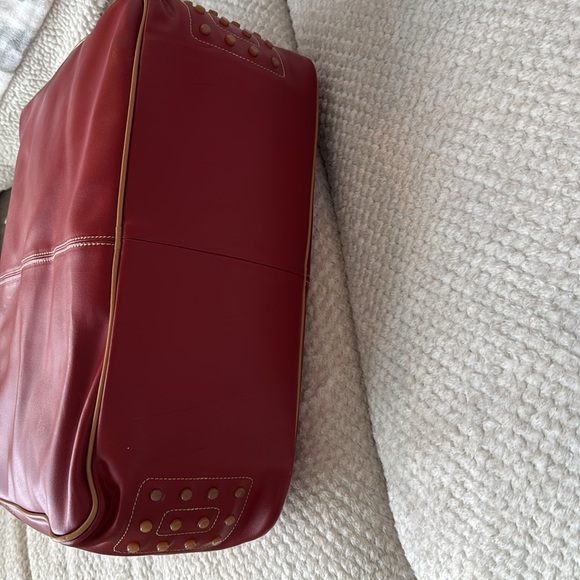 NWT ARCADIA RED LEATHER TRAVEL BAG - Picture 6 of 6